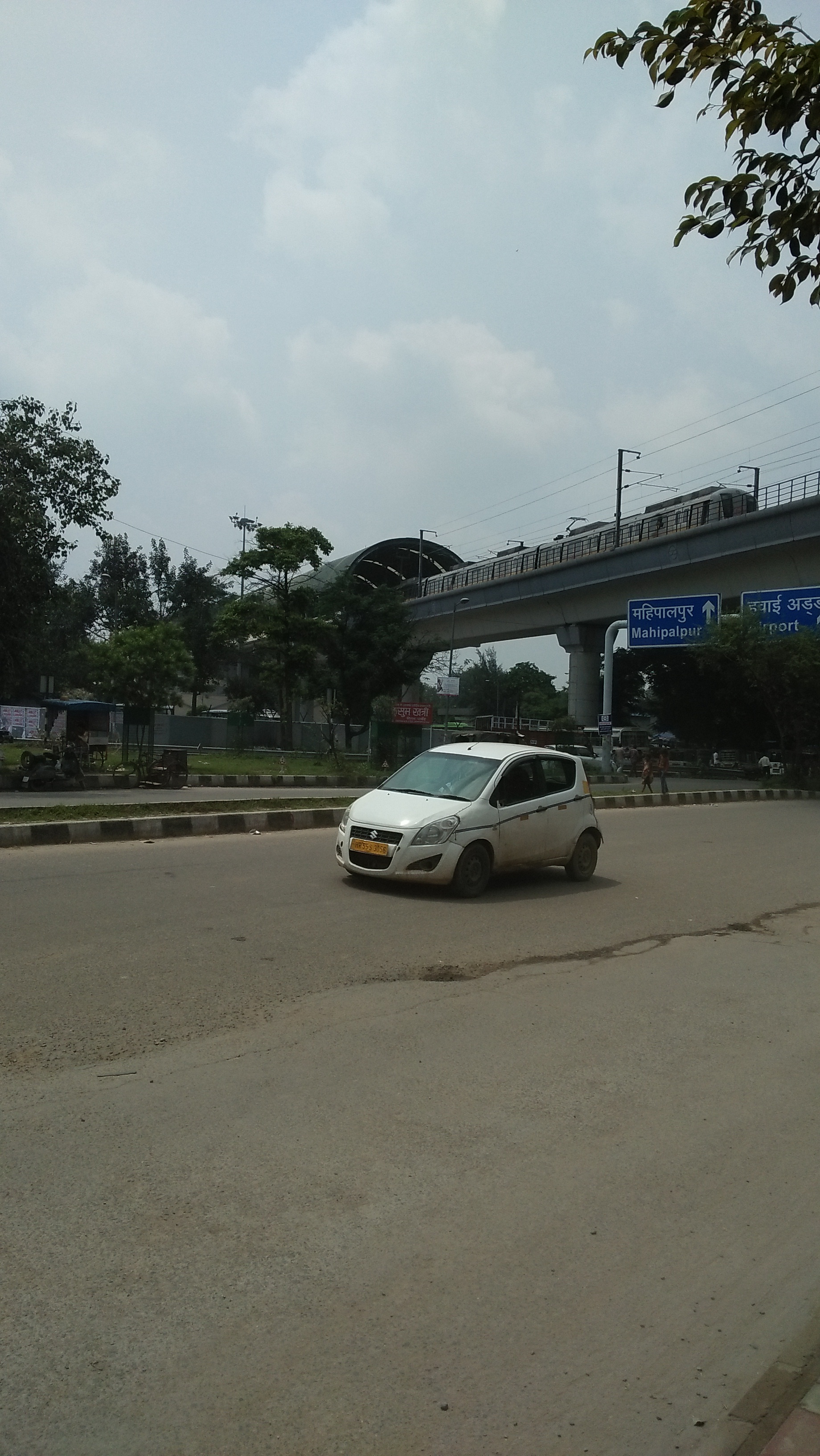 Chhatarpur Metro station